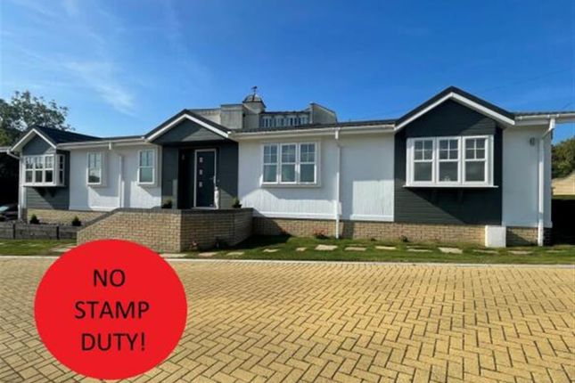 Thumbnail Mobile/park home for sale in Chickerell Road, Chickerell, Weymouth