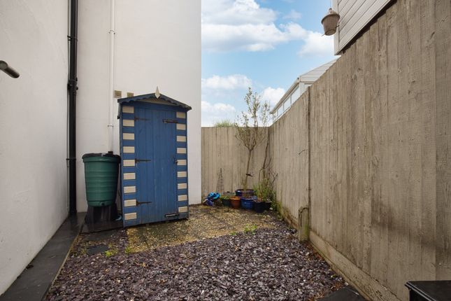 Flat 2, 31, Queens Road, Kent photo 4