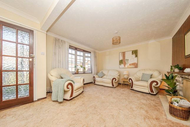 68, Dryden Road, Ipswich photo 3