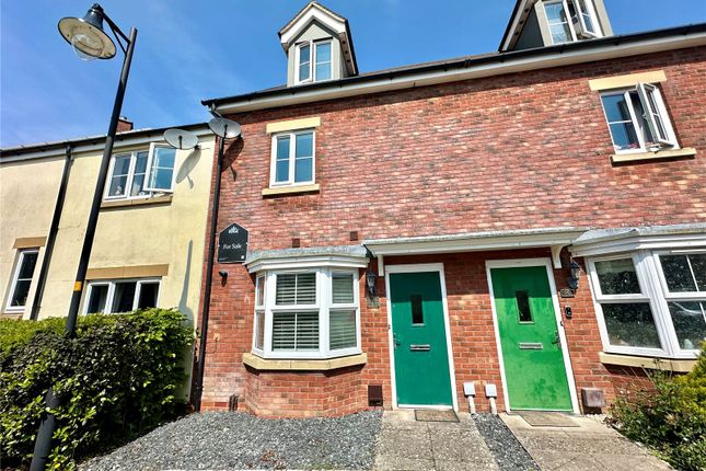 Terraced house for sale in Vistula Crescent, Swindon