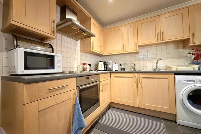 1, Fairby Close, Tiverton photo 3