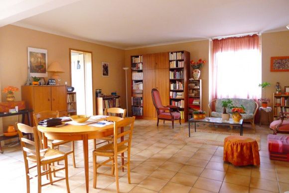 Apartment for sale in Limoux, Languedoc-Roussillon, 11300, France