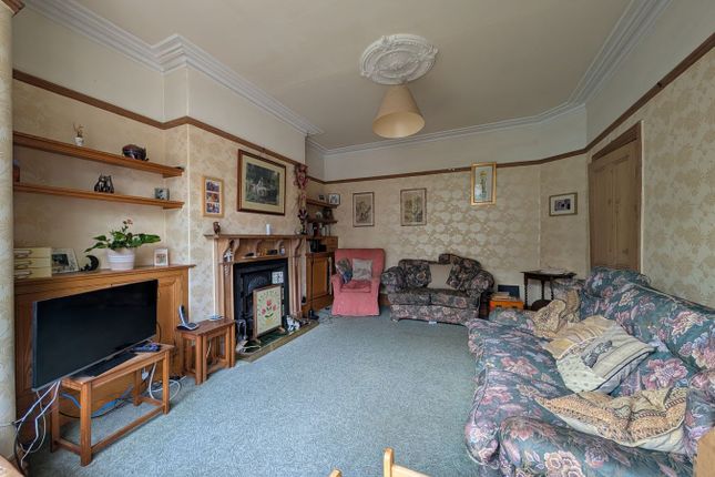 8, Avondale Road, Shipley photo 4