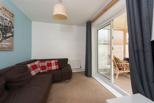 11, Knight Avenue, Canterbury photo 4