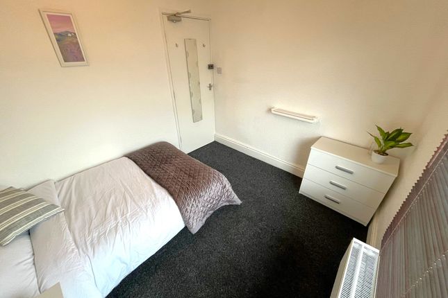 Room 5, 37, Layton Avenue, Mansfield photo 2