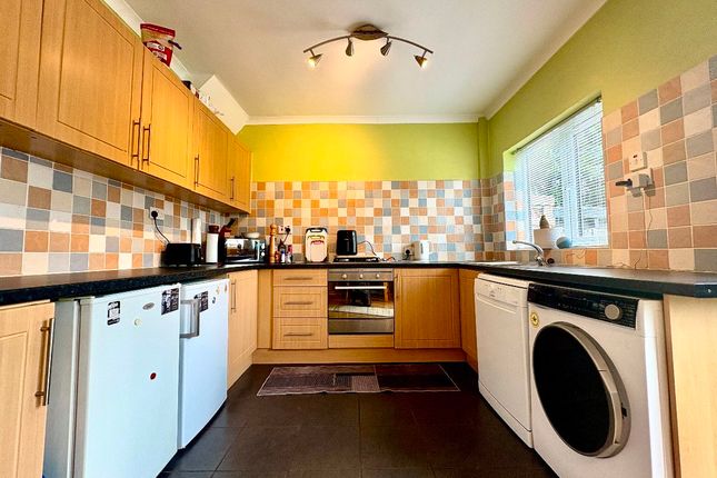 38 Philips Avenue, Bolton photo 3