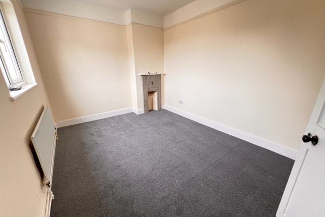 Maisonette to rent in Hitchin Road, Luton