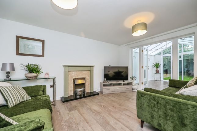 9, Holly Leaf Road, Nottingham photo 2