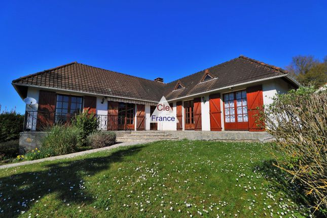Detached house for sale in Rogny-Les-Sept-Ecluses, Bourgogne, 89220, France