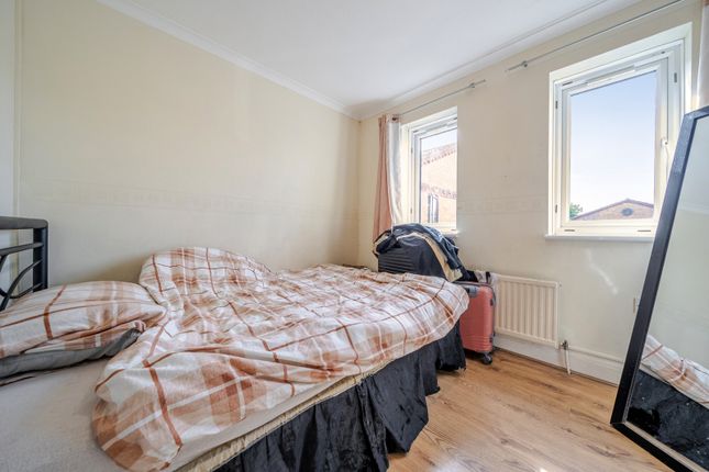46, Courtland Grove, Thamesmead photo 4