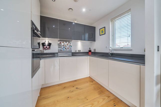 Flat for sale in East Street SE17, Elephant And Castle, London,