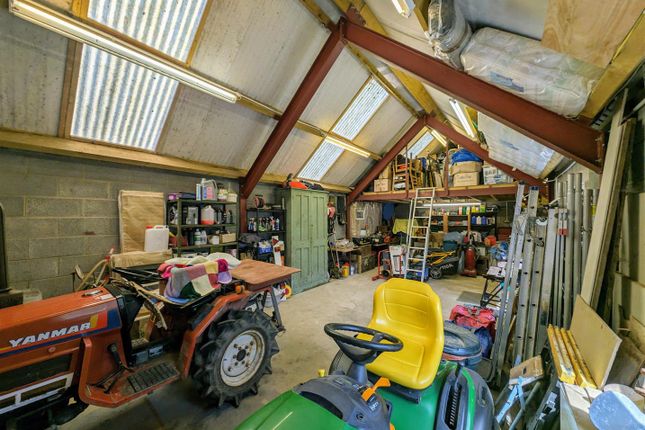 Garage/Workshop