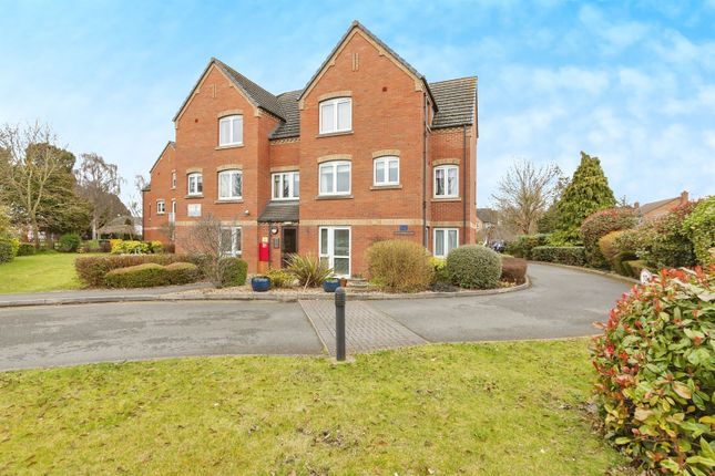 Flat for sale in Forge Court, Syston, Leicester