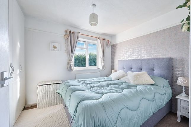 Terraced house for sale in Barnfield Way, Oxted