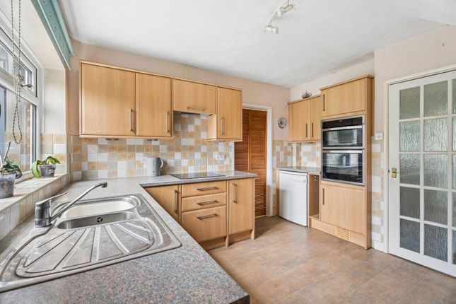 4, Whitfield Way, Rickmansworth photo 3
