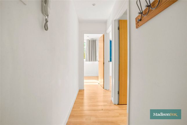 Flat 4, Raglan Court, 36, Raglan Road, London photo 4