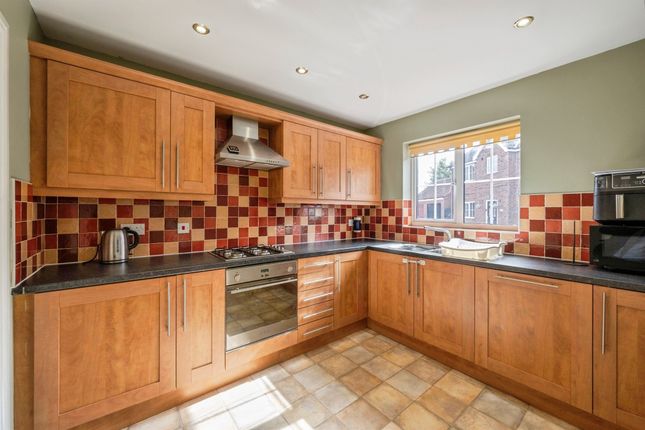 38, Lord Porter Avenue, Doncaster photo 2