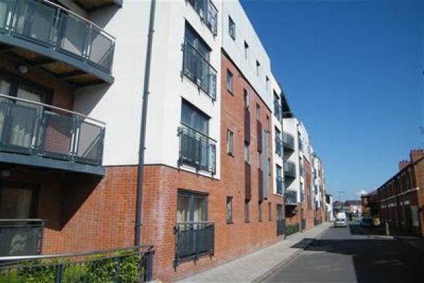 2 bed flat to rent in The Quarter, Chester CH1
