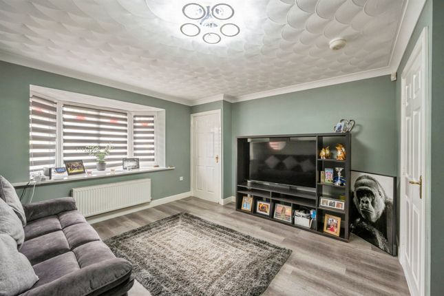 14, Loscoe Grove, Rotherham photo 2