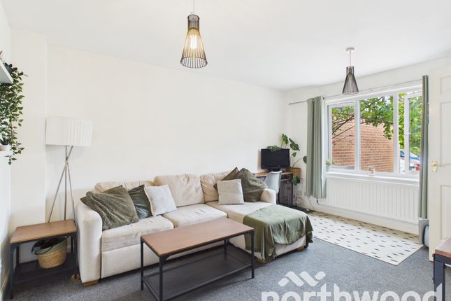 18, Corner Field, Ashford photo 5