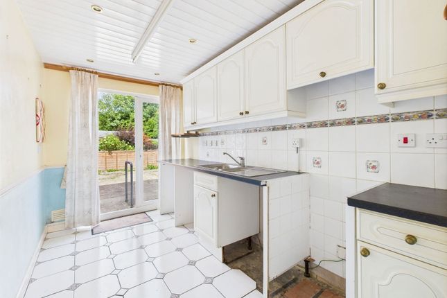 10, Badgers Way, Billingshurst photo 4