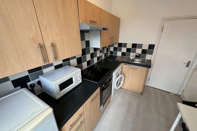 87, Bell Lane, London photo 2