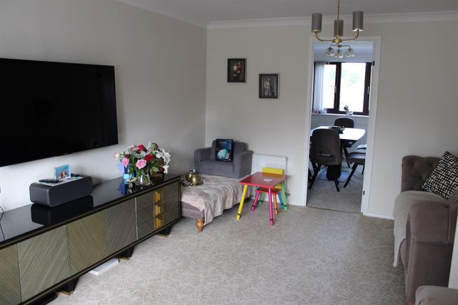 Damson Drive, The Rock, Telford photo 4