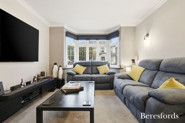 33, Argyle Gardens, Upminster photo 3