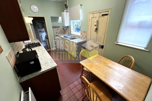 Clarendon Park Road, Leicester photo 2