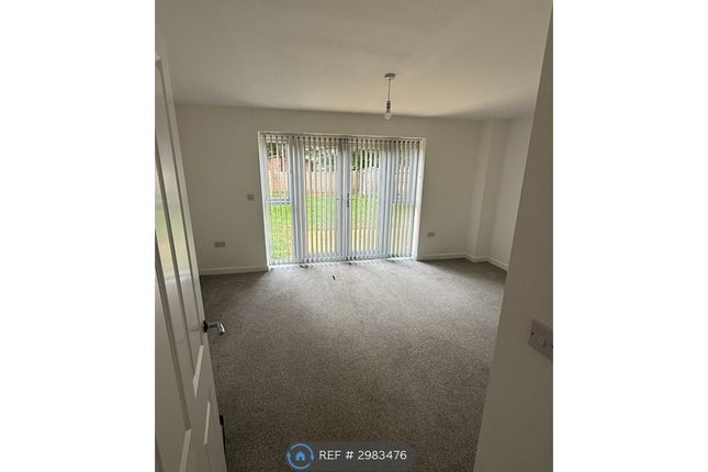 Sparrowhawk Crescent, Wootton, Northampton photo 3