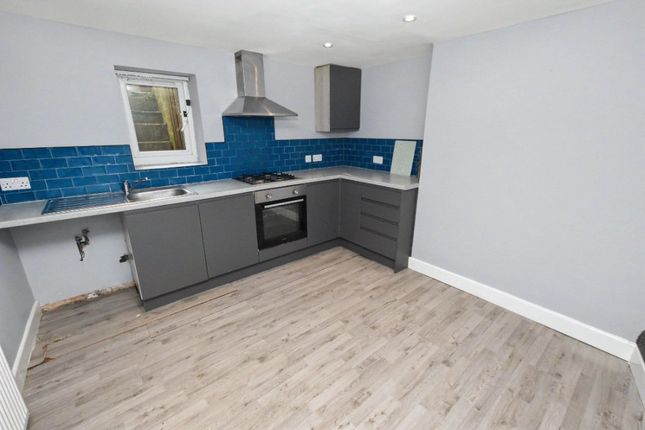 4, Roseneath Place, West Yorkshire photo 3