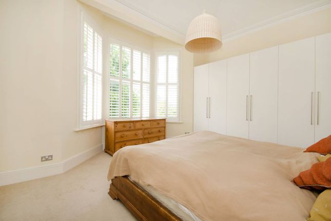 Flat to rent in Overhill Road, East Dulwich, London