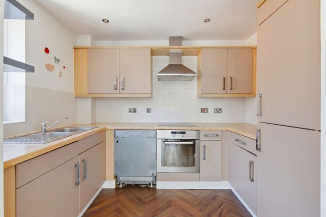 21 Vernon Court London Road, Ascot photo 3