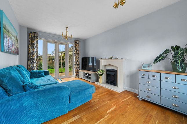 4, Betts Close, Ipswich photo 3