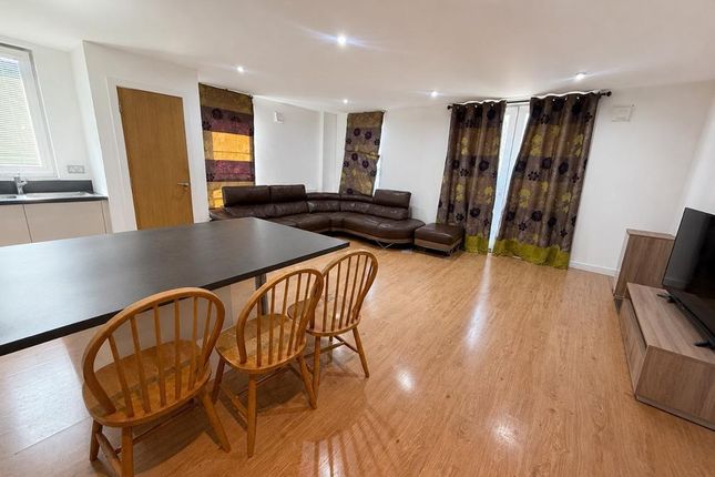 Duke Court, Hounslow photo 5