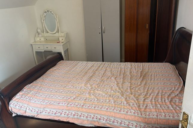 2-bed house on Green Lane, Ilford, £1,400/mo
