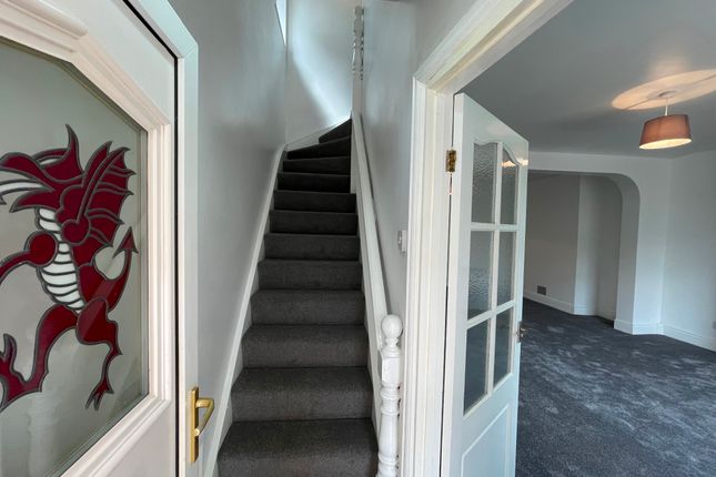 166 Lone Road, Swansea photo 4