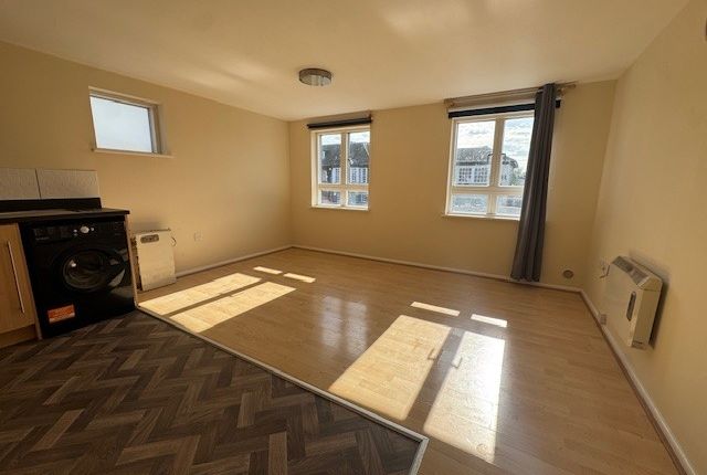Flat 3, 192, Avonmouth Road, Avonmouth photo 3