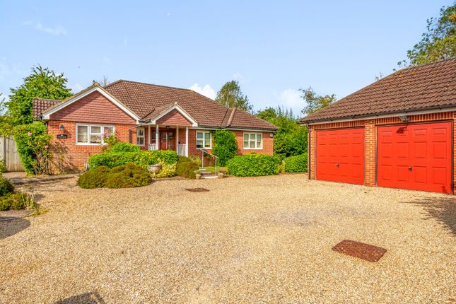 Thumbnail Bungalow for sale in Kennel Lane, Fetcham