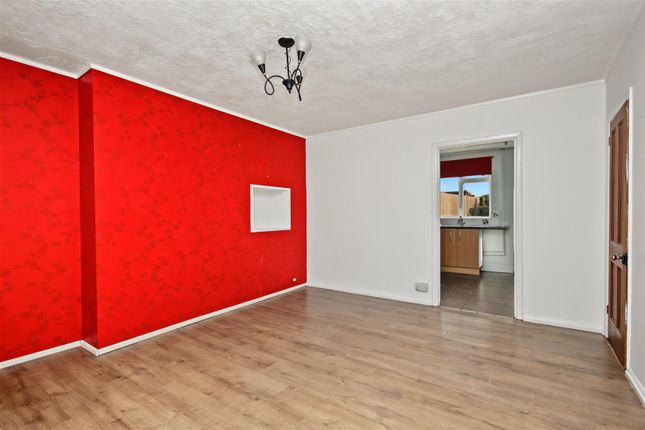 77, Highfield Road, Rushden photo 3