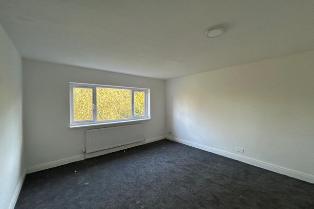 12a Rowton Grange Road, Chapel-en-le-Frith, High Peak photo 2