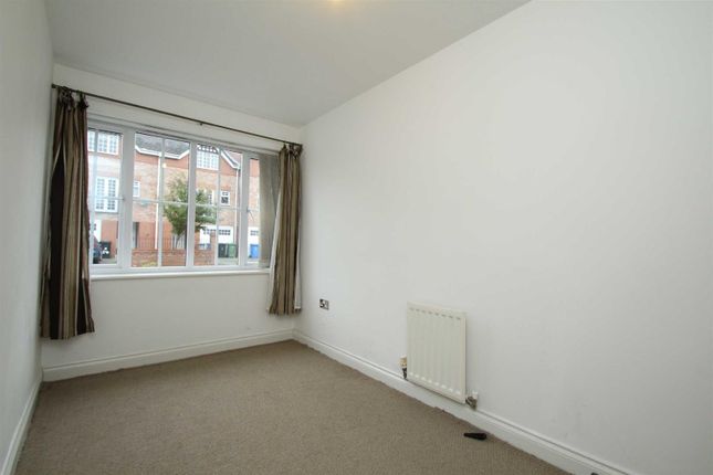 Apt 4, 17, Devonshire Road, Broadheath Altrincham photo 4