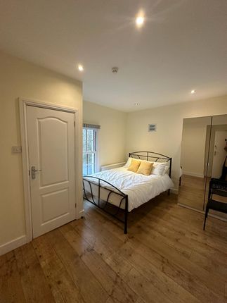 Thumbnail Room to rent in Old Redding, Harrow
