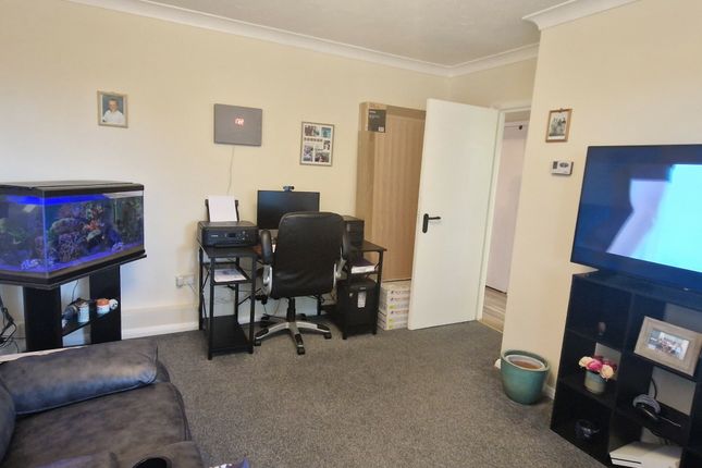 55 FERNHILL CLOSE, CANFORD HEATH, POOLE photo 4