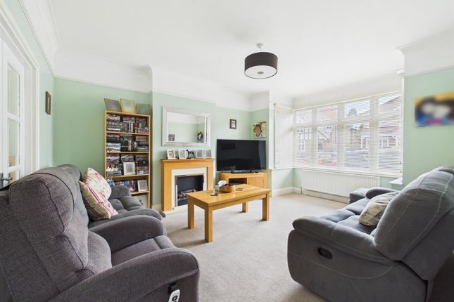 14, St. Georges Road, Wallington photo 2