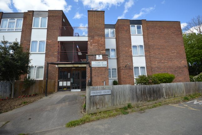 Flat for sale in Eskdale Close, Wembley