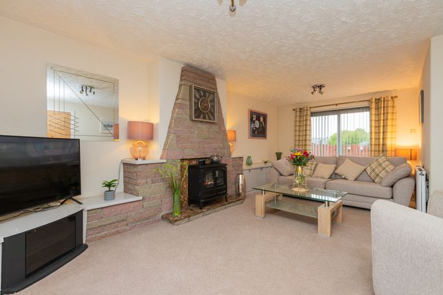 3 Durward Way, Paisley photo 3