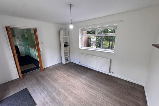 Blenmar Close, Manchester photo 5