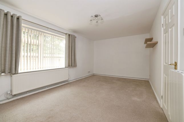 Flat 1, Elm Court, Elm Grove Road, Salisbury photo 3