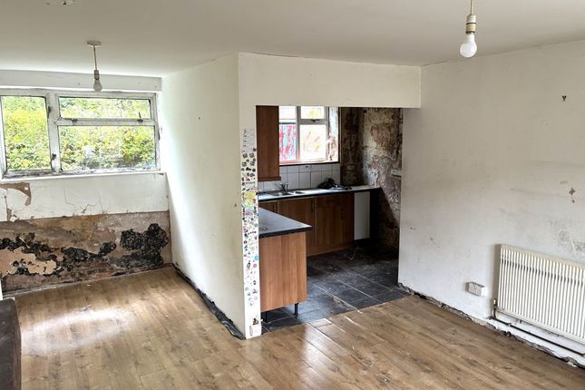 51, Derwydd Avenue, Ammanford photo 3